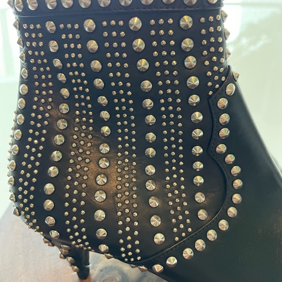 Authentic Saint Laurent Black Leather Studded Boots - Picture 3 of 9